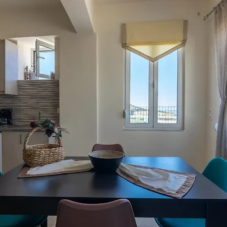 Villa Haravgi 5 Bedrooms *